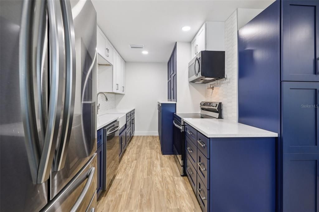 Active With Contract: $220,000 (2 beds, 2 baths, 1536 Square Feet)