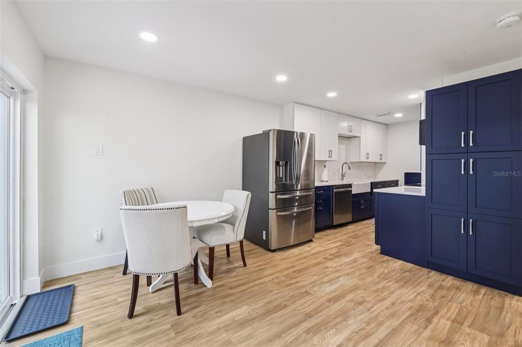 Active With Contract: $220,000 (2 beds, 2 baths, 1536 Square Feet)