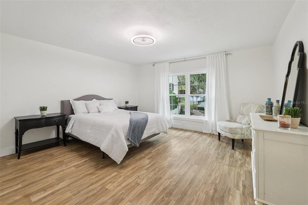 Active With Contract: $220,000 (2 beds, 2 baths, 1536 Square Feet)