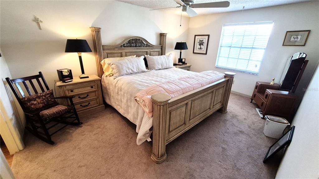 待售: $200,000 (2 贝兹, 2 浴室, 1010 平方英尺)