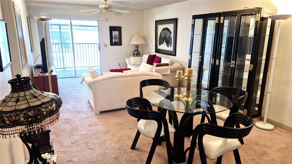 待售: $200,000 (2 贝兹, 2 浴室, 1010 平方英尺)