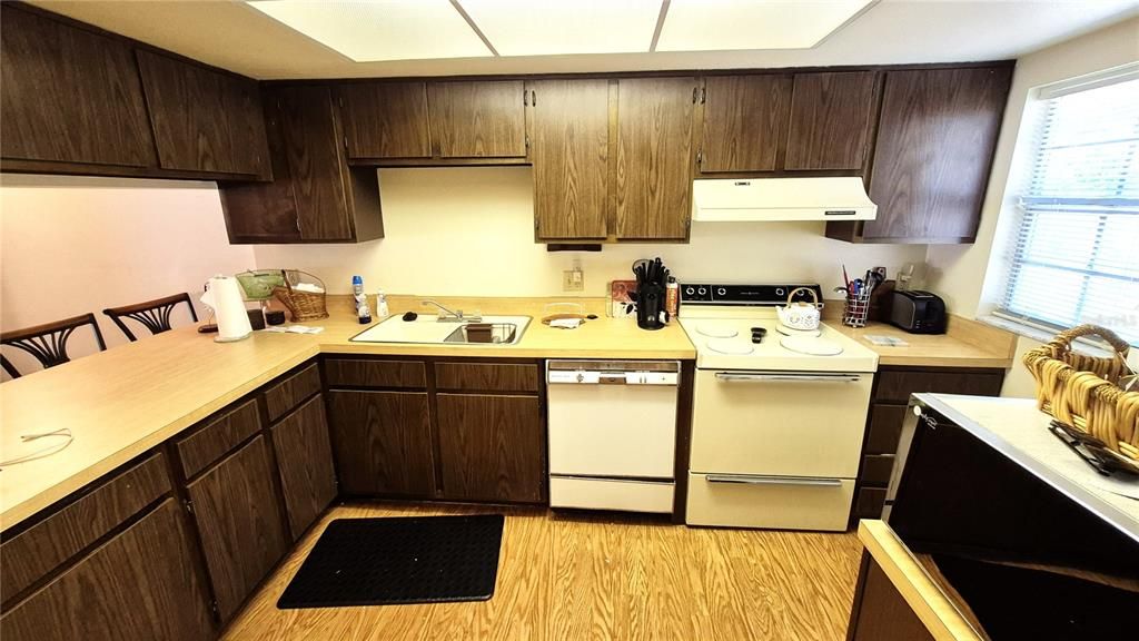 待售: $200,000 (2 贝兹, 2 浴室, 1010 平方英尺)