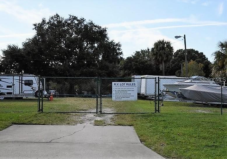 待售: $200,000 (2 贝兹, 2 浴室, 1010 平方英尺)