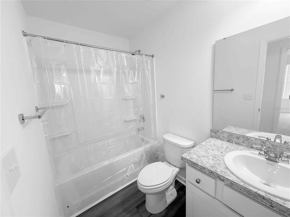 Под контрактом: $1,950 (3 спален, 2 ванн, 1386 Квадратных фут)