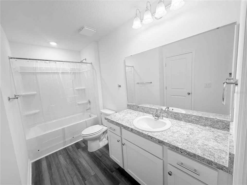 Под контрактом: $1,950 (3 спален, 2 ванн, 1386 Квадратных фут)