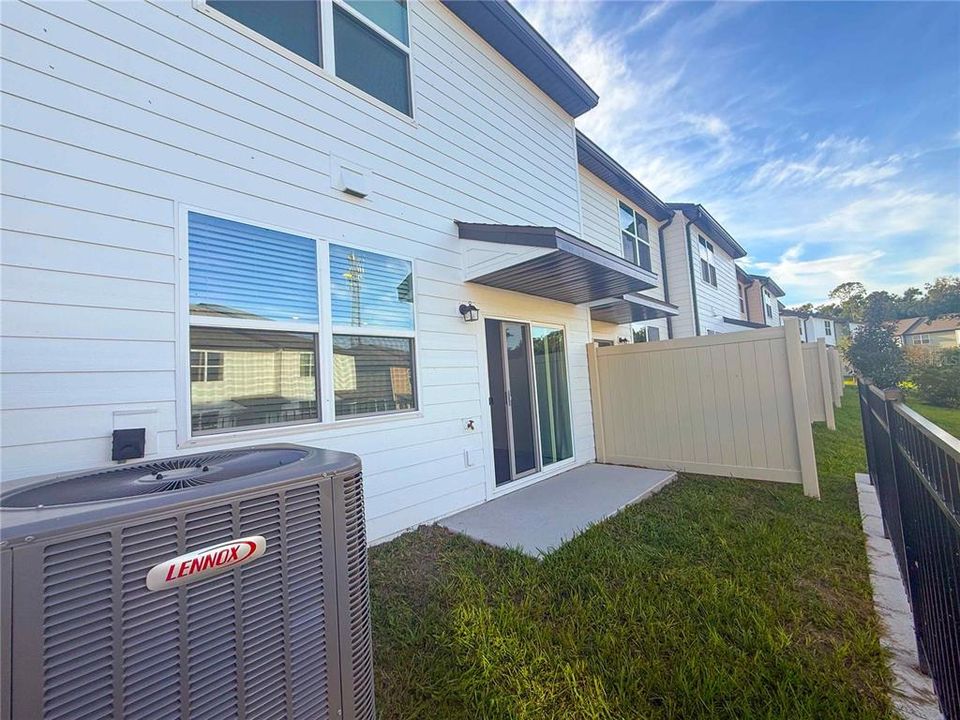 Под контрактом: $1,950 (3 спален, 2 ванн, 1386 Квадратных фут)