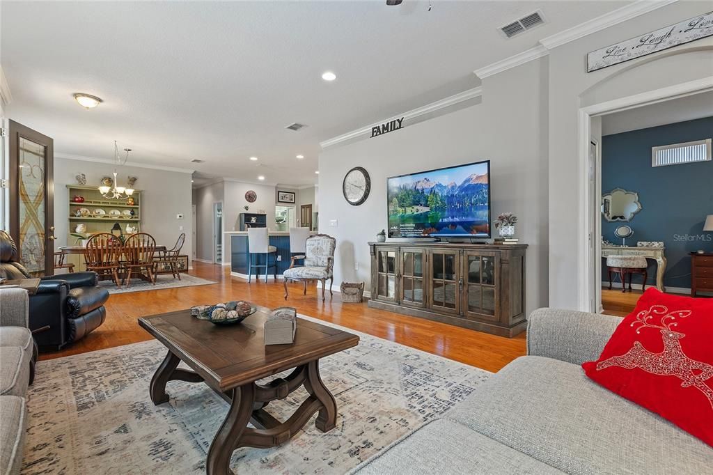 Active With Contract: $425,000 (3 beds, 2 baths, 1746 Square Feet)