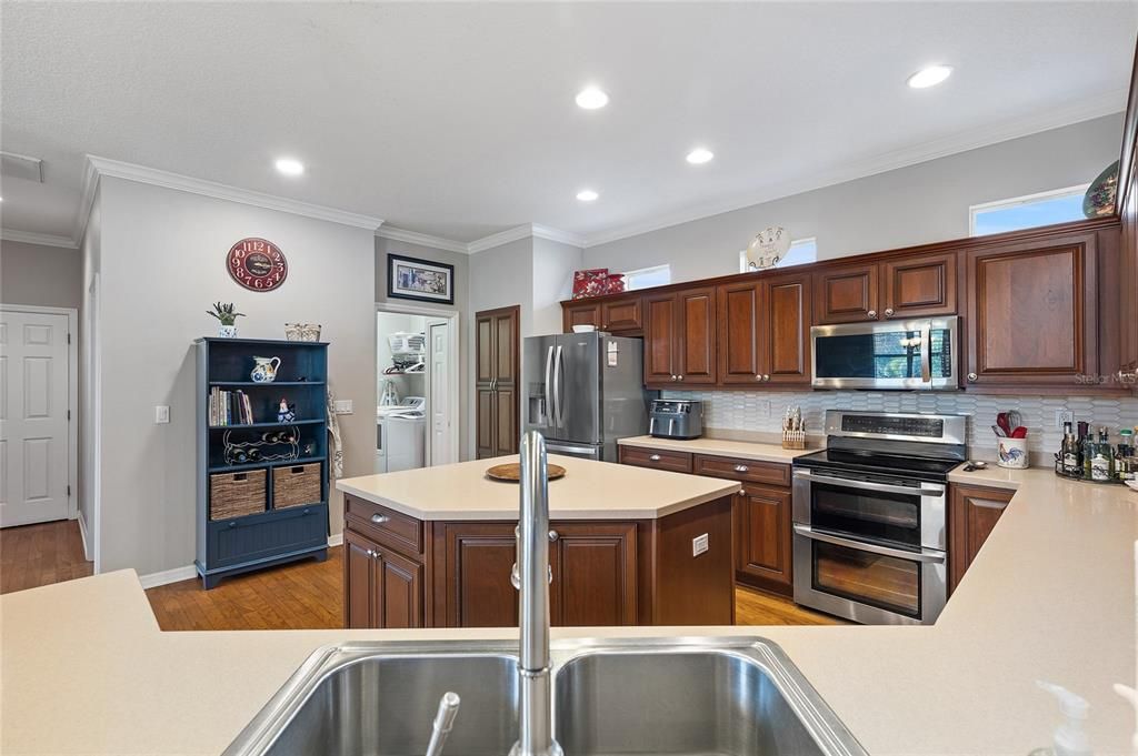 Active With Contract: $425,000 (3 beds, 2 baths, 1746 Square Feet)