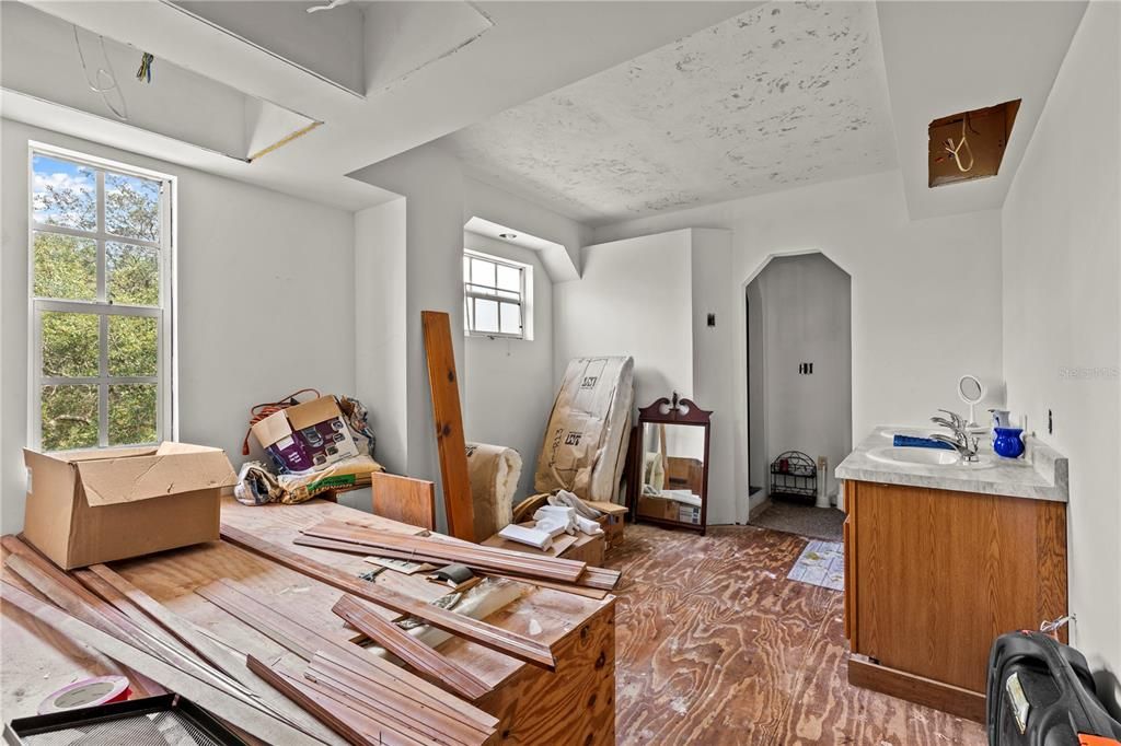 For Sale: $347,990 (4 beds, 2 baths, 2740 Square Feet)