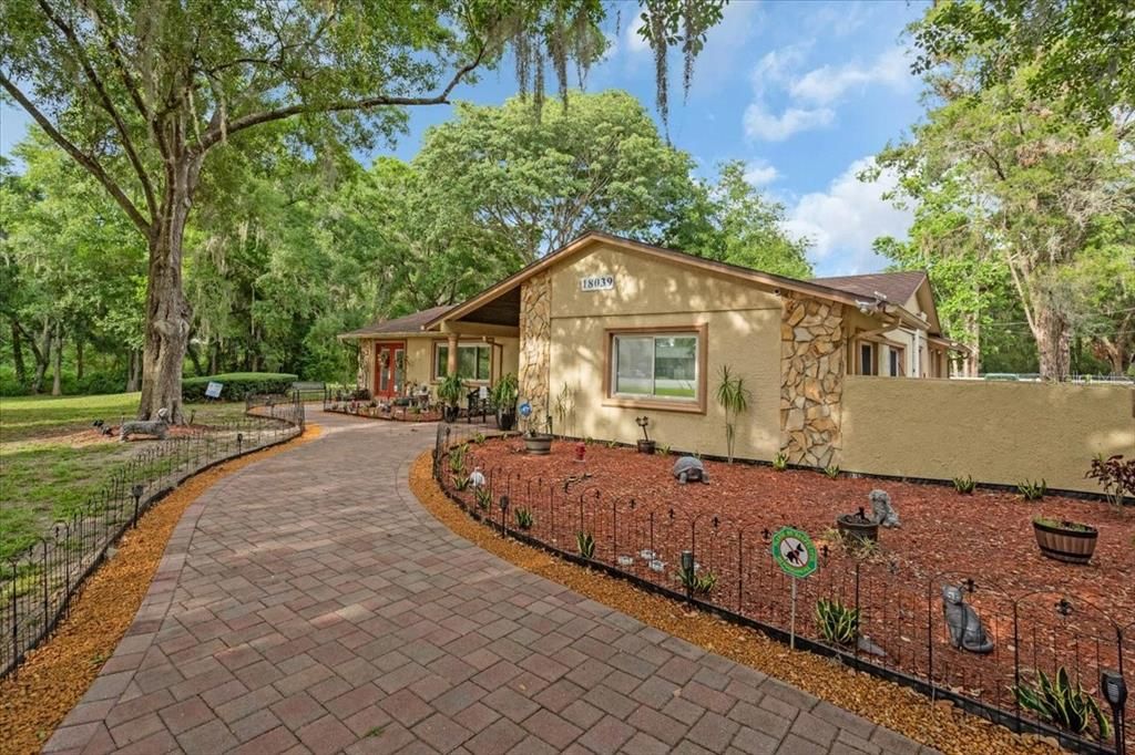 最近售出: $1,133,000 (0 贝兹, 0 浴室, 2628 平方英尺)