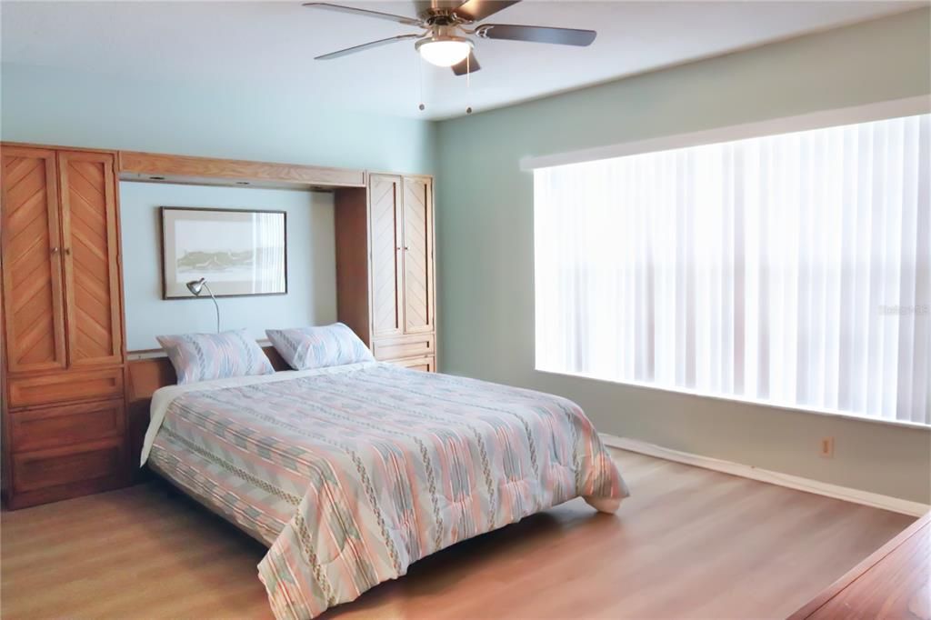 For Sale: $139,900 (3 beds, 2 baths, 1114 Square Feet)