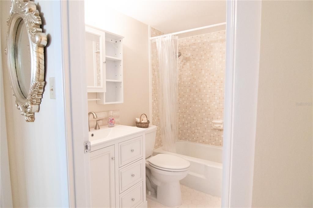 For Sale: $139,900 (3 beds, 2 baths, 1114 Square Feet)