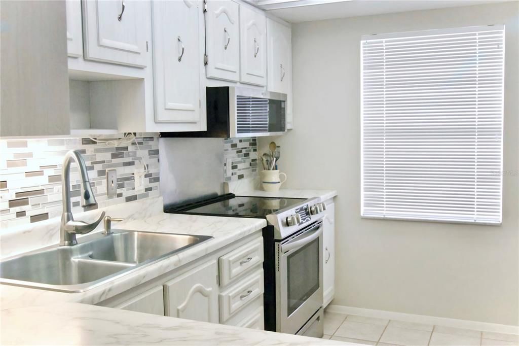 For Sale: $139,900 (3 beds, 2 baths, 1114 Square Feet)