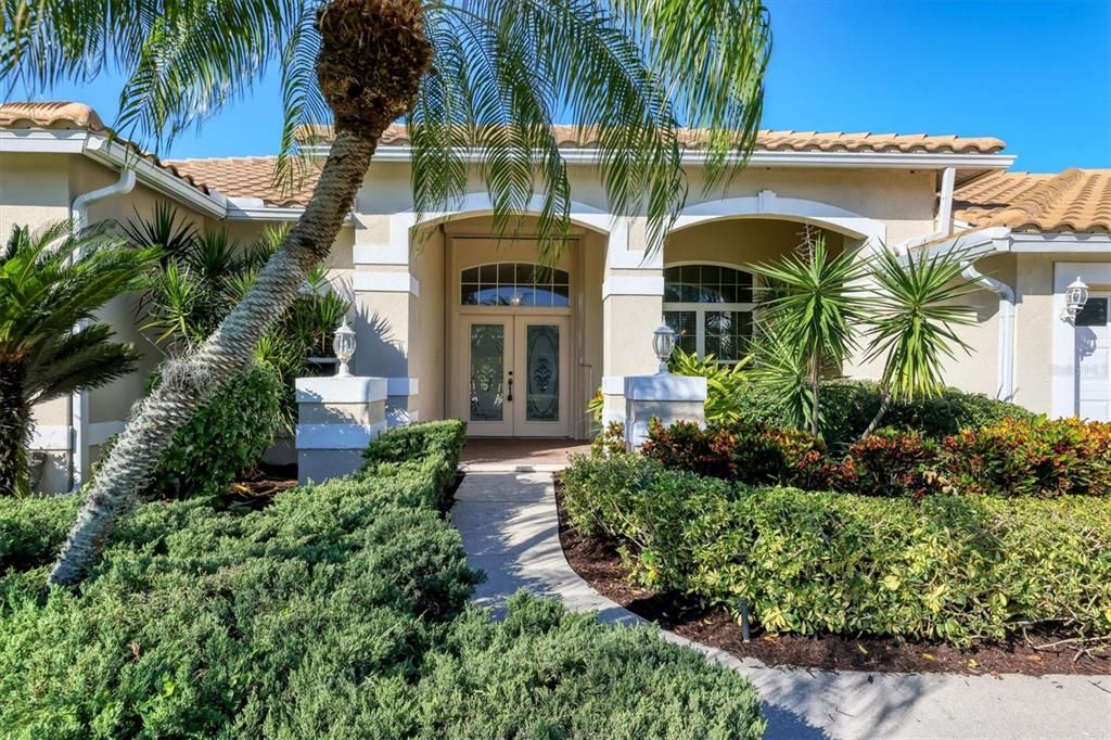 Active With Contract: $825,000 (4 beds, 3 baths, 2794 Square Feet)