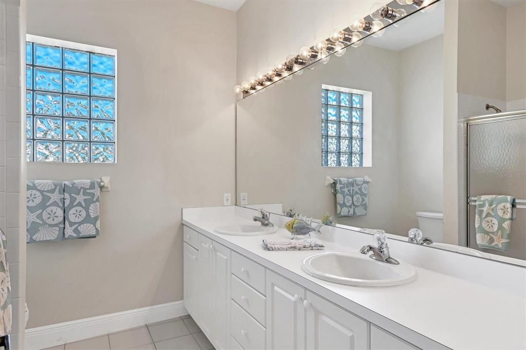 Active With Contract: $825,000 (4 beds, 3 baths, 2794 Square Feet)