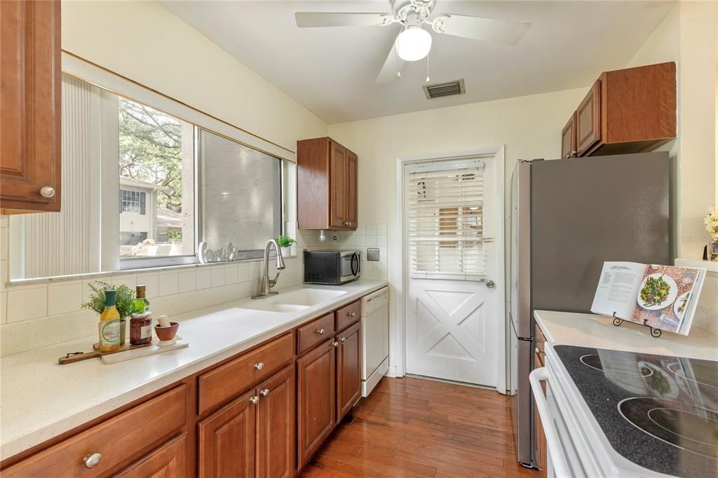 En Venta: $185,000 (3 camas, 2 baños, 1272 Pies cuadrados)