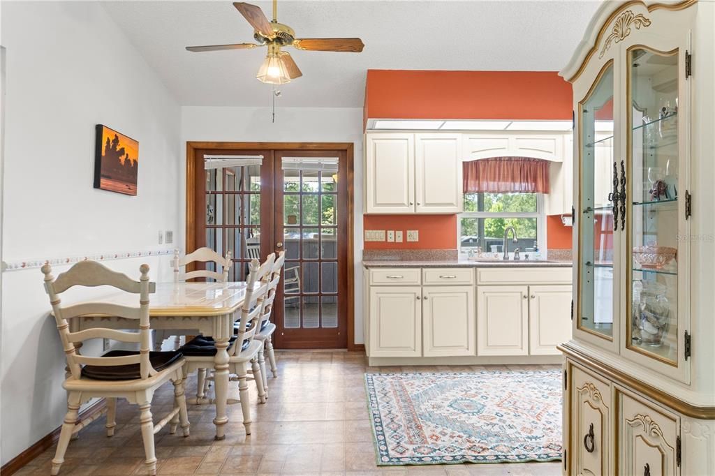 На продажу: $465,000 (2 спален, 2 ванн, 1128 Квадратных фут)