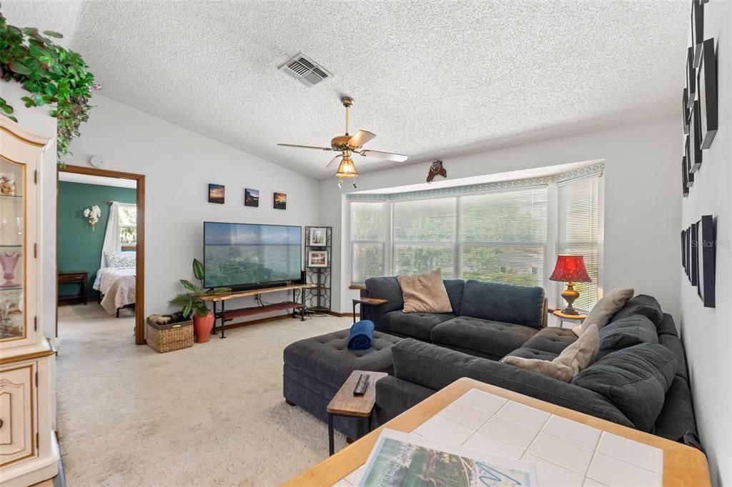 На продажу: $465,000 (2 спален, 2 ванн, 1128 Квадратных фут)