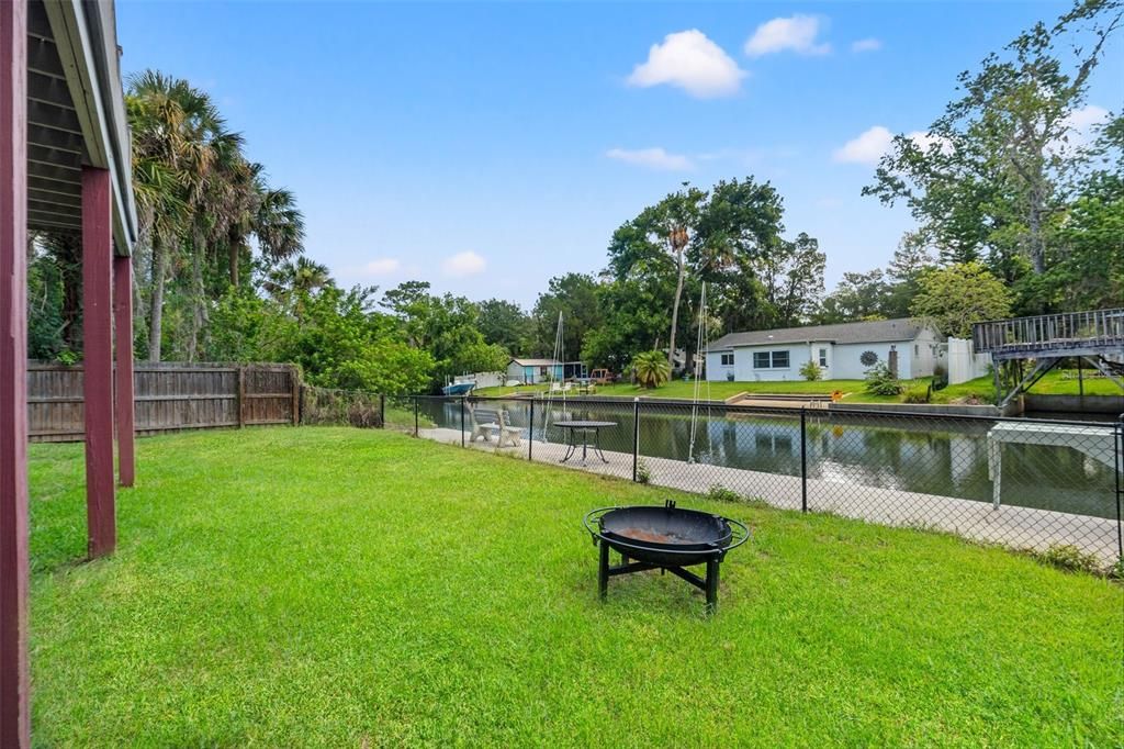 На продажу: $465,000 (2 спален, 2 ванн, 1128 Квадратных фут)