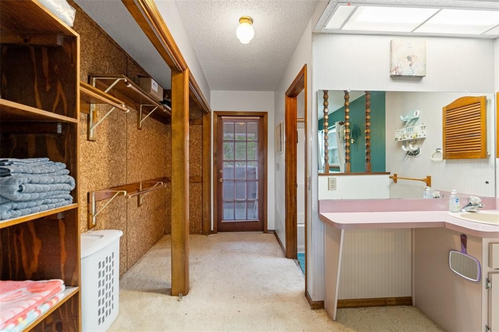 На продажу: $465,000 (2 спален, 2 ванн, 1128 Квадратных фут)