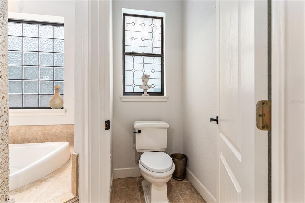 En Venta: $1,300,000 (4 camas, 4 baños, 3828 Pies cuadrados)