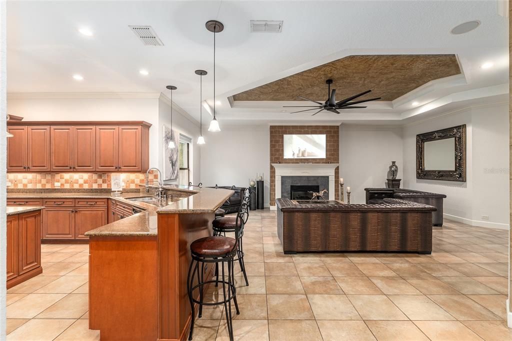 En Venta: $1,300,000 (4 camas, 4 baños, 3828 Pies cuadrados)