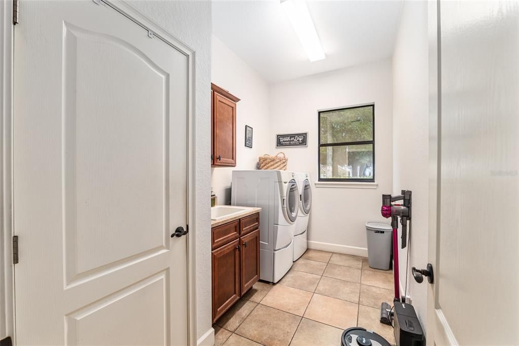 En Venta: $1,300,000 (4 camas, 4 baños, 3828 Pies cuadrados)