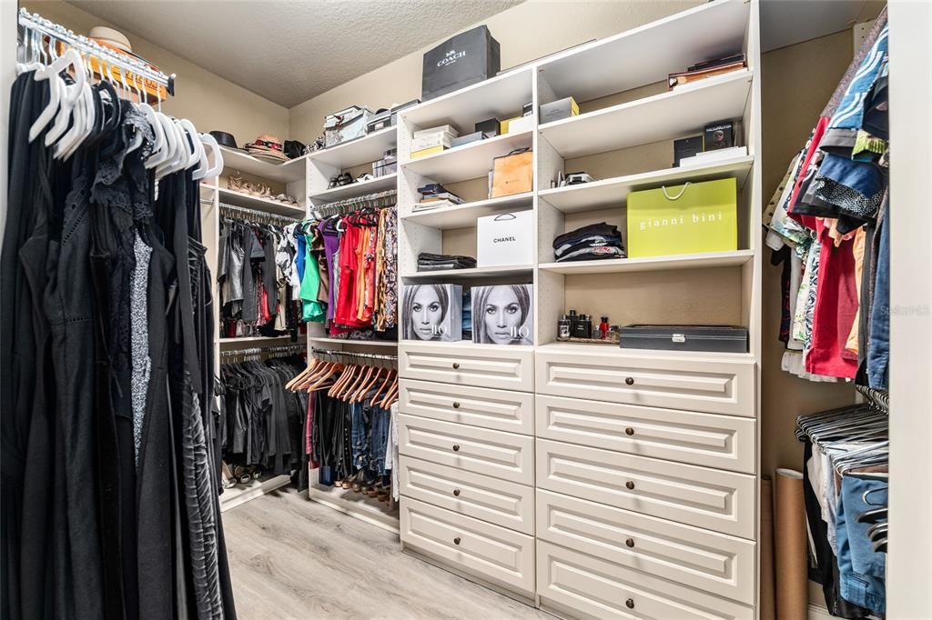 En Venta: $1,300,000 (4 camas, 4 baños, 3828 Pies cuadrados)