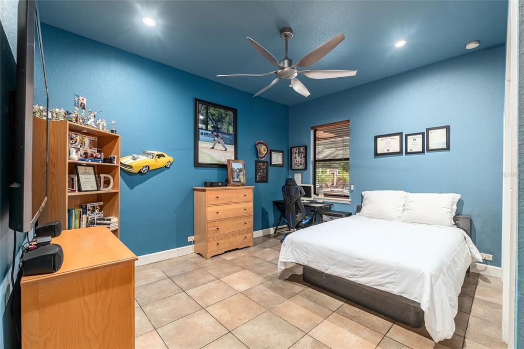 En Venta: $1,300,000 (4 camas, 4 baños, 3828 Pies cuadrados)