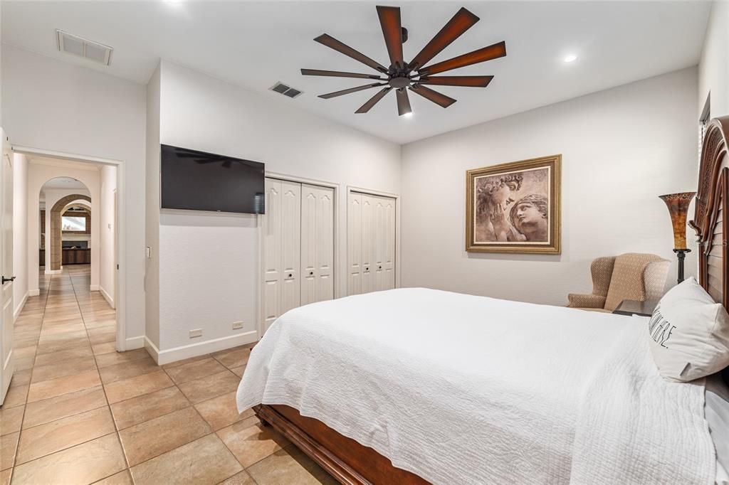 En Venta: $1,300,000 (4 camas, 4 baños, 3828 Pies cuadrados)