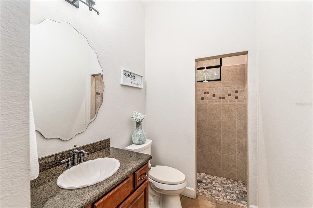 En Venta: $1,300,000 (4 camas, 4 baños, 3828 Pies cuadrados)