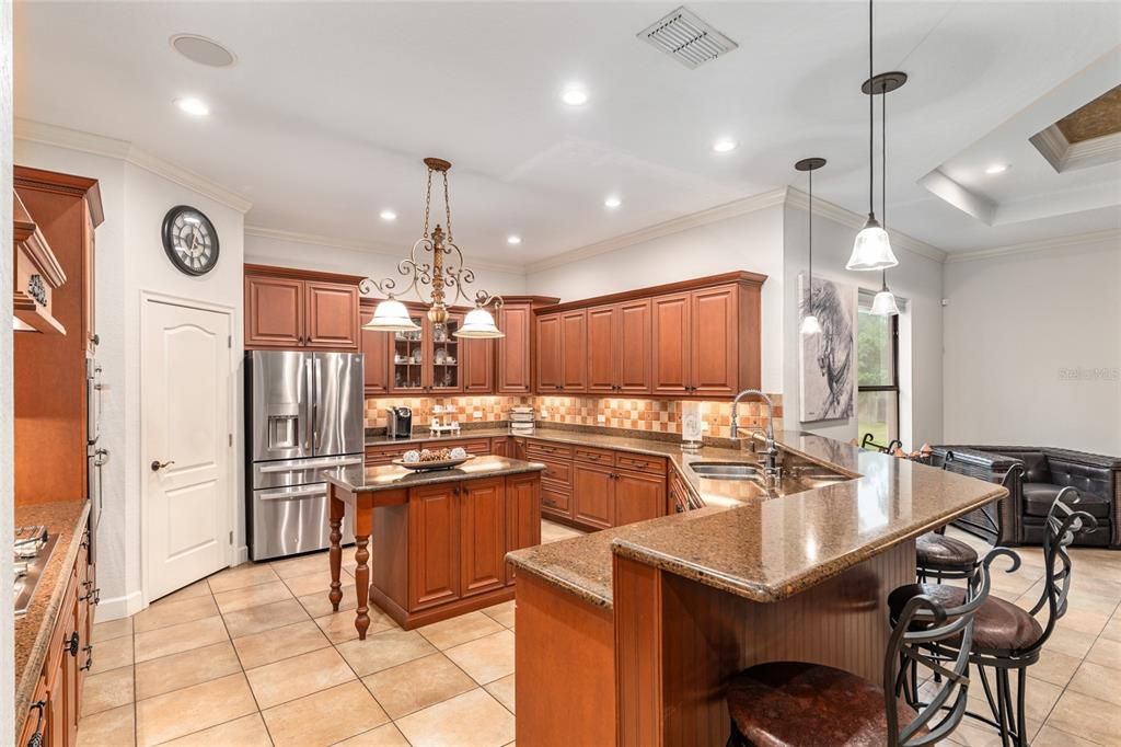 En Venta: $1,300,000 (4 camas, 4 baños, 3828 Pies cuadrados)