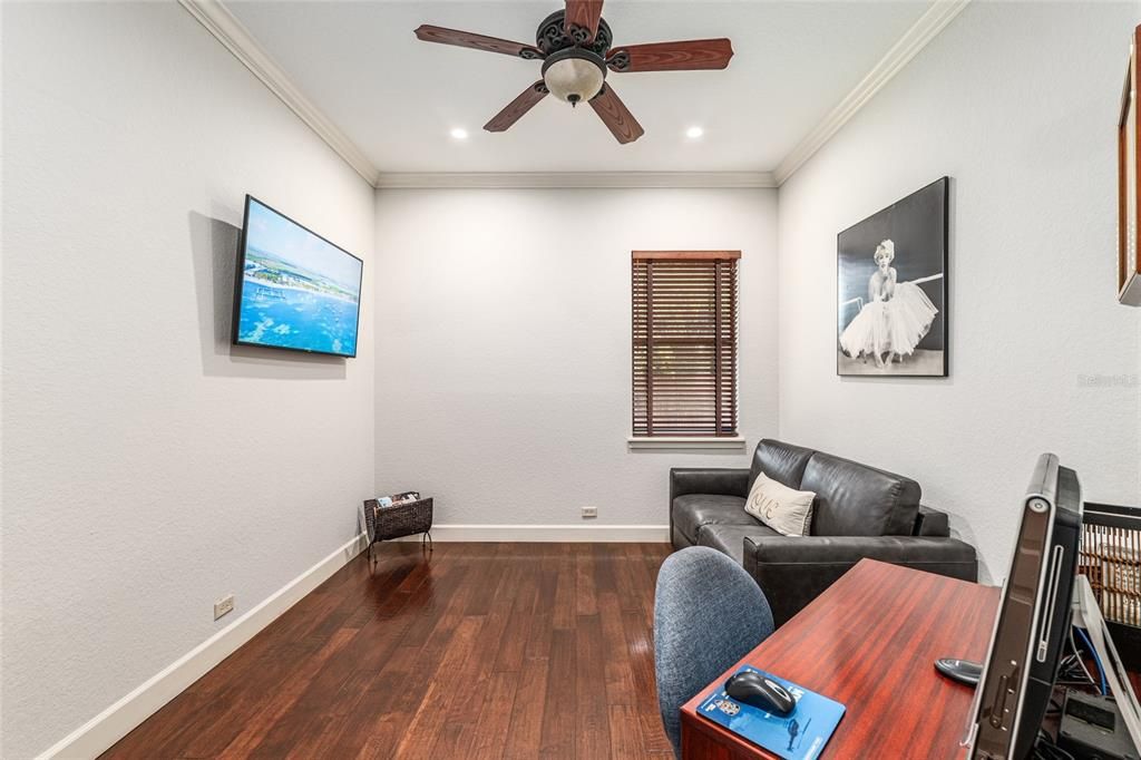 En Venta: $1,300,000 (4 camas, 4 baños, 3828 Pies cuadrados)