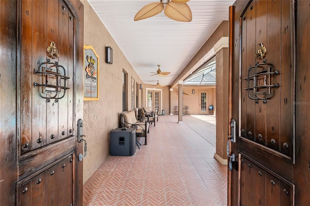 En Venta: $1,300,000 (4 camas, 4 baños, 3828 Pies cuadrados)