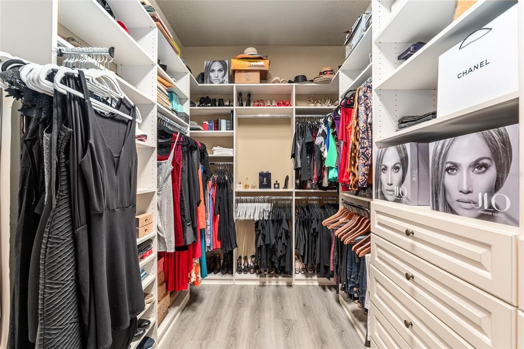 En Venta: $1,300,000 (4 camas, 4 baños, 3828 Pies cuadrados)