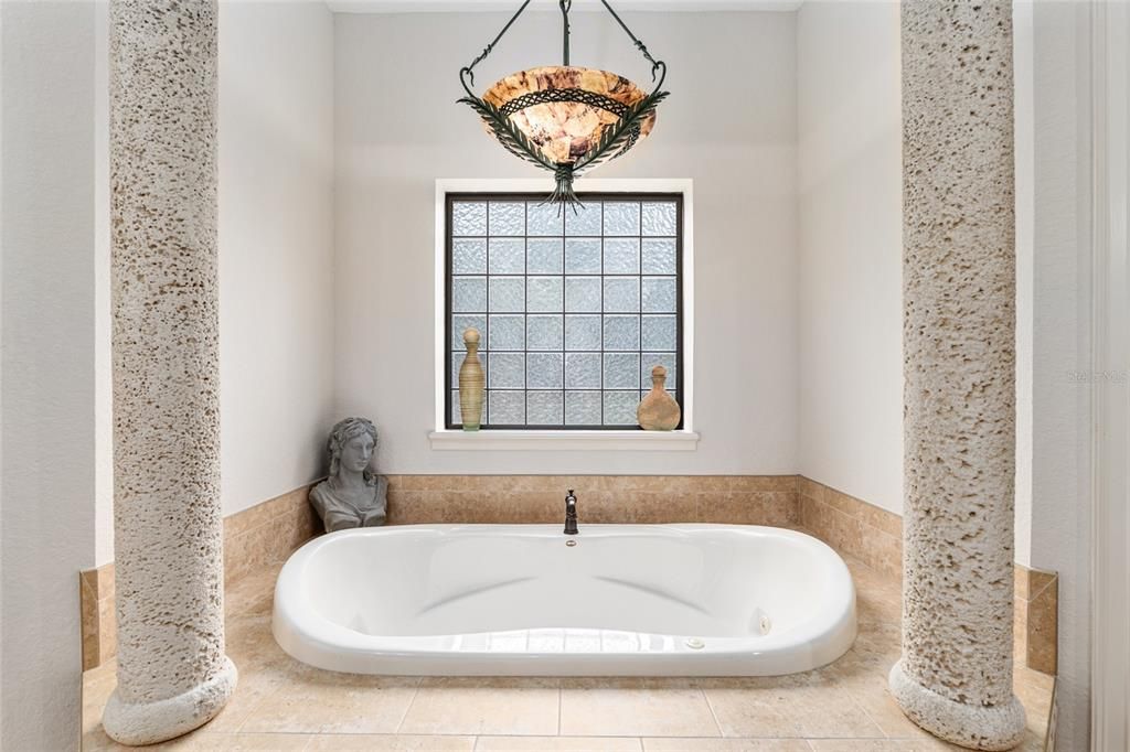 En Venta: $1,300,000 (4 camas, 4 baños, 3828 Pies cuadrados)