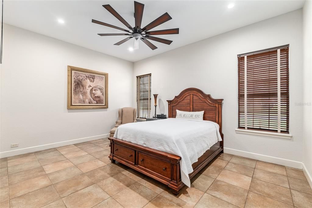 En Venta: $1,300,000 (4 camas, 4 baños, 3828 Pies cuadrados)