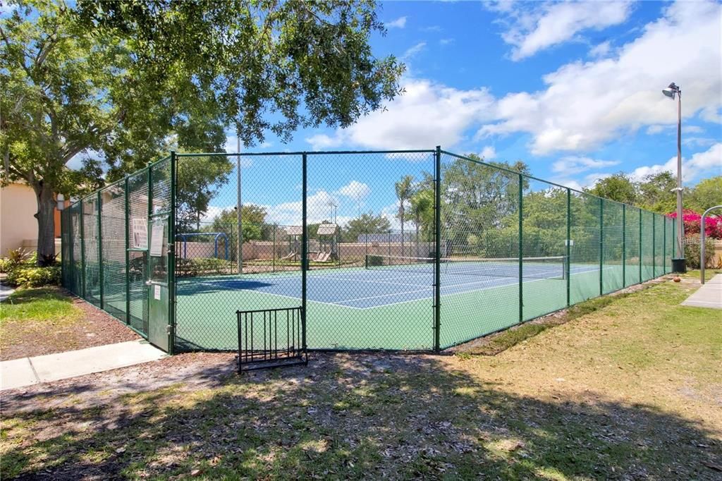 Activo con contrato: $279,000 (2 camas, 2 baños, 1075 Pies cuadrados)