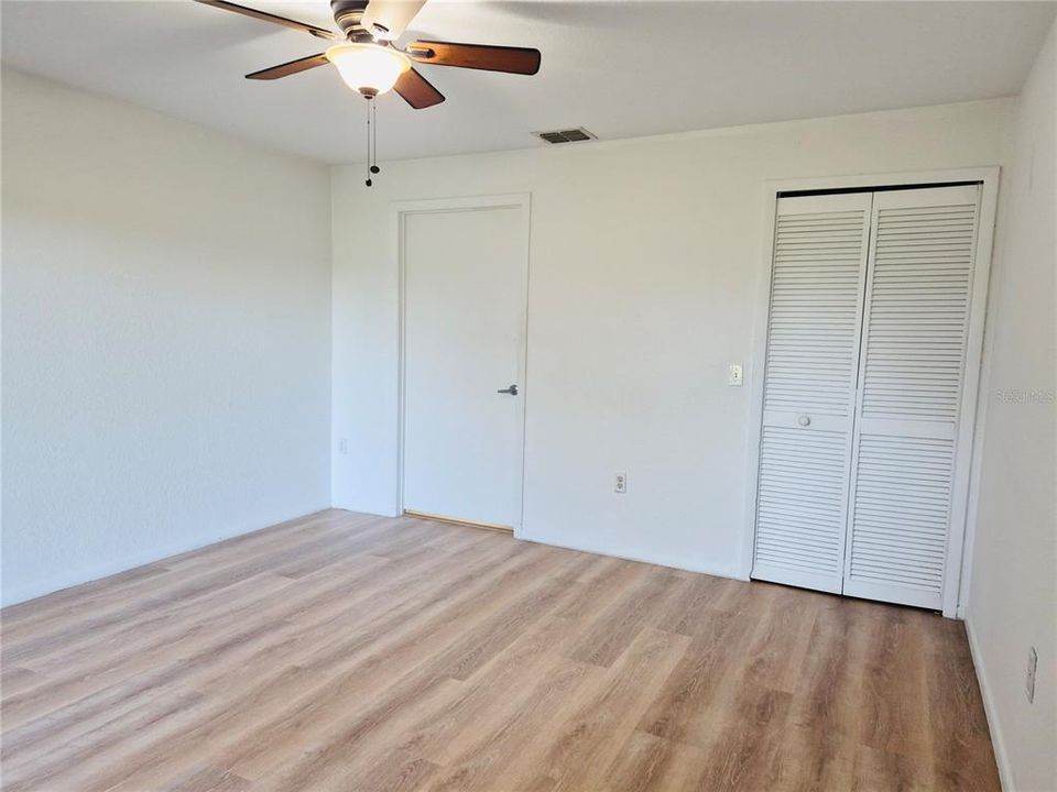 Activo con contrato: $279,000 (2 camas, 2 baños, 1075 Pies cuadrados)