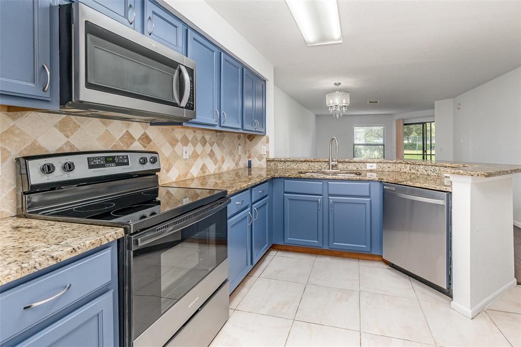 Activo con contrato: $279,000 (2 camas, 2 baños, 1075 Pies cuadrados)