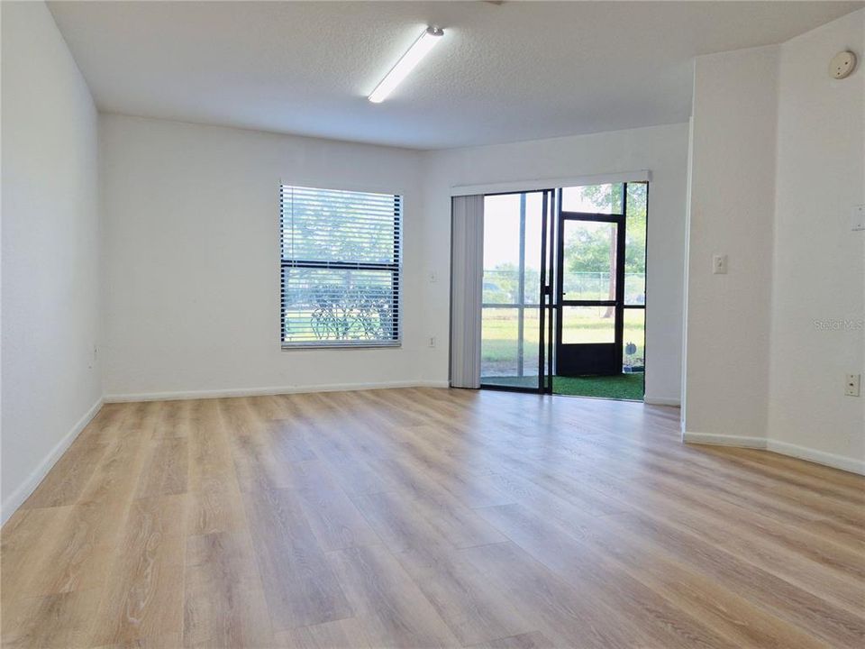 Activo con contrato: $279,000 (2 camas, 2 baños, 1075 Pies cuadrados)