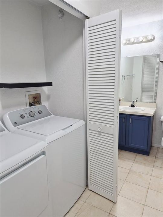 Activo con contrato: $279,000 (2 camas, 2 baños, 1075 Pies cuadrados)