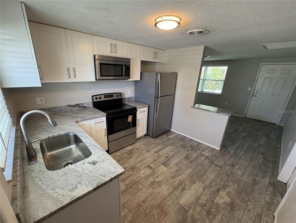 В аренду: $1,600 (2 спален, 1 ванн, 834 Квадратных фут)