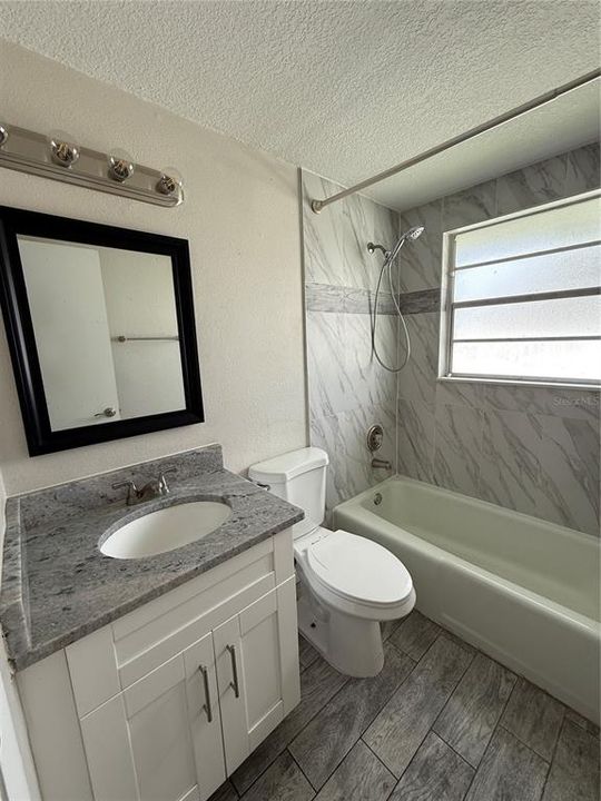 В аренду: $1,600 (2 спален, 1 ванн, 834 Квадратных фут)