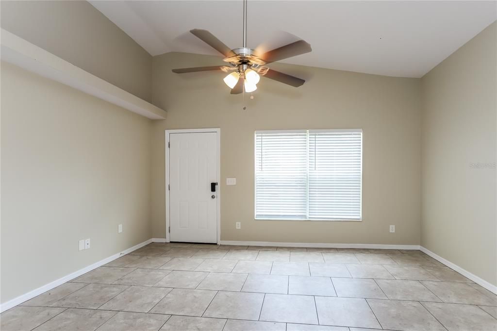 Active With Contract: $1,895 (3 beds, 2 baths, 1040 Square Feet)