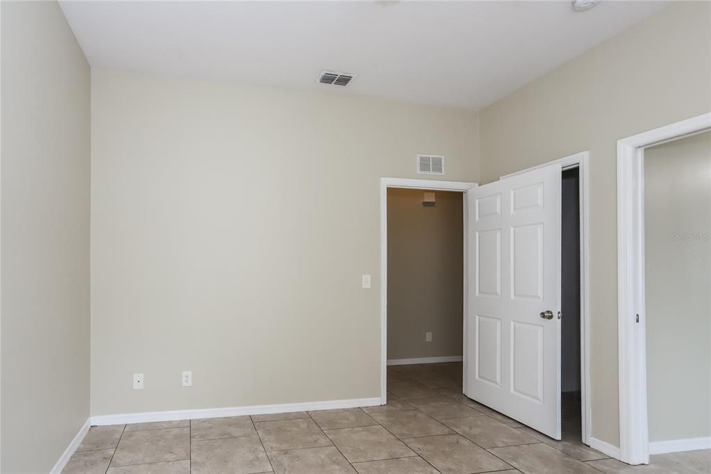 Active With Contract: $1,895 (3 beds, 2 baths, 1040 Square Feet)