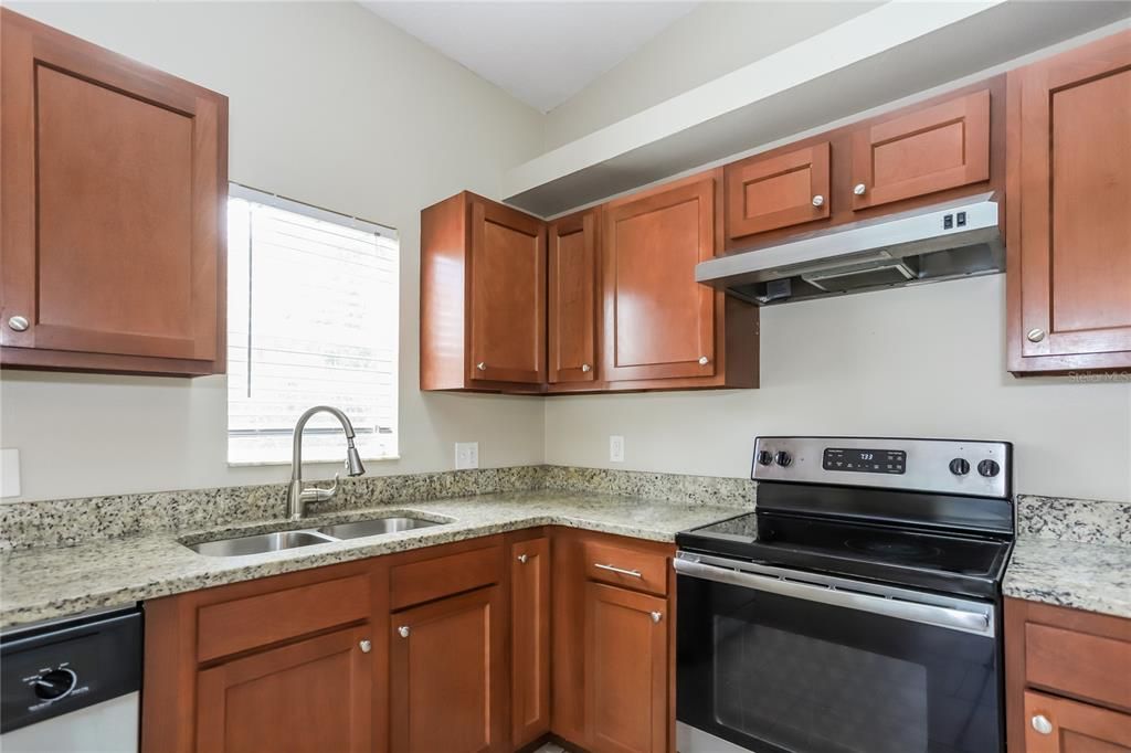 Active With Contract: $1,895 (3 beds, 2 baths, 1040 Square Feet)