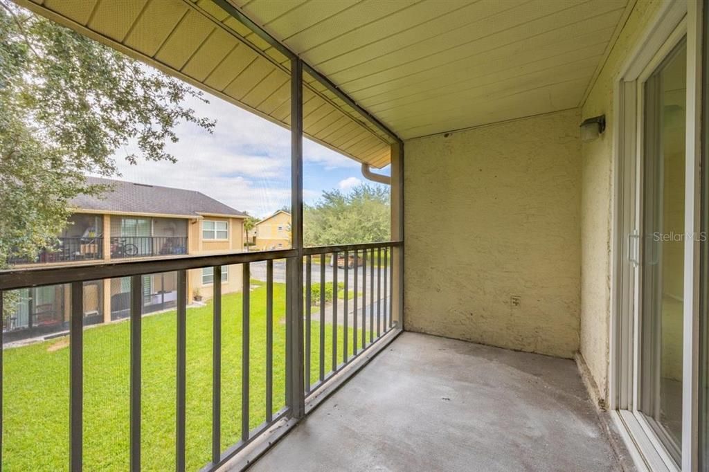 Под контрактом: $1,600 (2 спален, 2 ванн, 905 Квадратных фут)