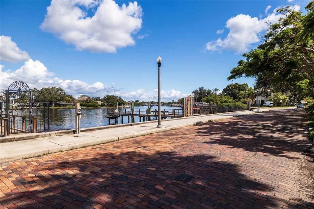 For Sale: $5,950,000 (4 beds, 5 baths, 4169 Square Feet)