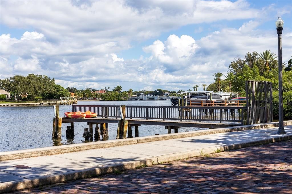 For Sale: $5,950,000 (4 beds, 5 baths, 4169 Square Feet)